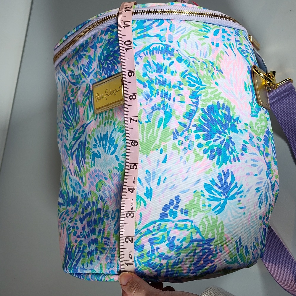 NWT Lilly Pulitzer Beach Cooler Shell of a Party large insulated lunchbox - Picture 10 of 11